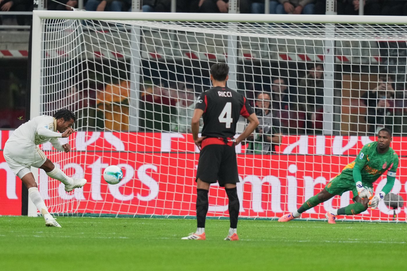 Athekame's injury-time goal helps Milan rescue 2-2 draw against Pisa in Serie A | iNFOnews.ca Athekame's injury-time goal helps Milan rescue 2-2 draw against Pisa in Serie A | iNFOnews.ca