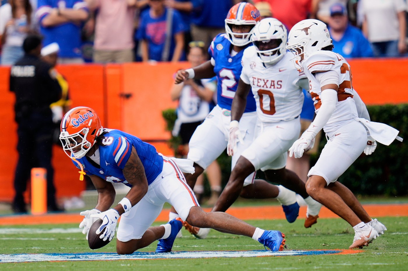 Freshman receiver Dallas Wilson is 'a specimen' for floundering Florida, his QB says | iNFOnews.ca