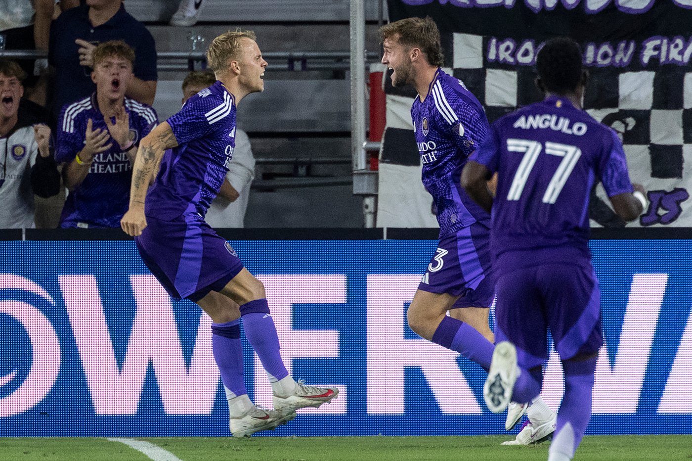 Thomas Müller's stoppage-time goal helps Whitecaps beat Orlando 2-1 | iNFOnews.ca