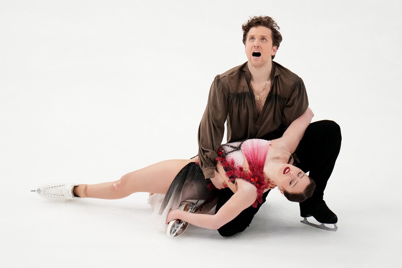 Chock and Bates win record-setting seventh US Figure Skating title, set sights on Olympic gold | iNFOnews.ca