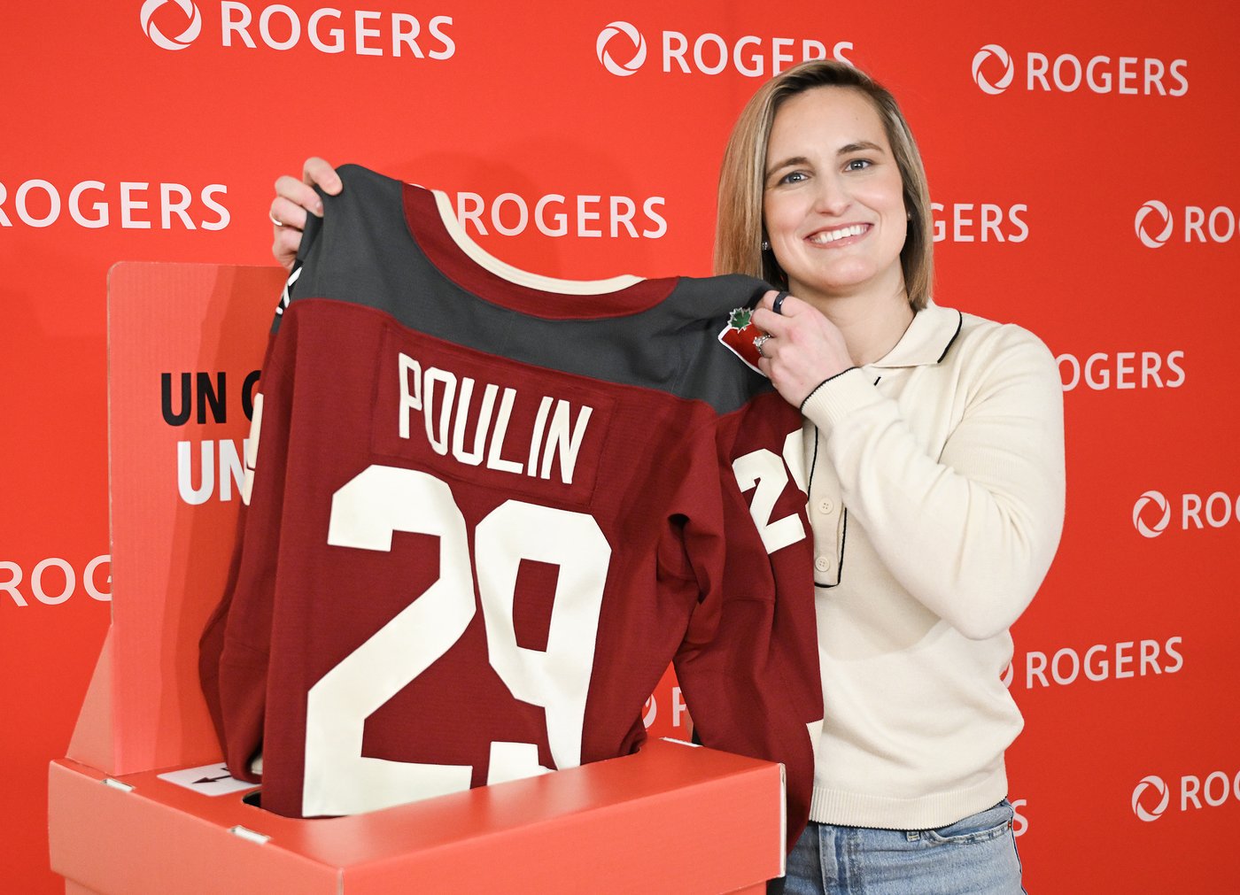 McDavid, Poulin both donate jerseys as part of Great Canadian Jersey campaign | iNFOnews.ca