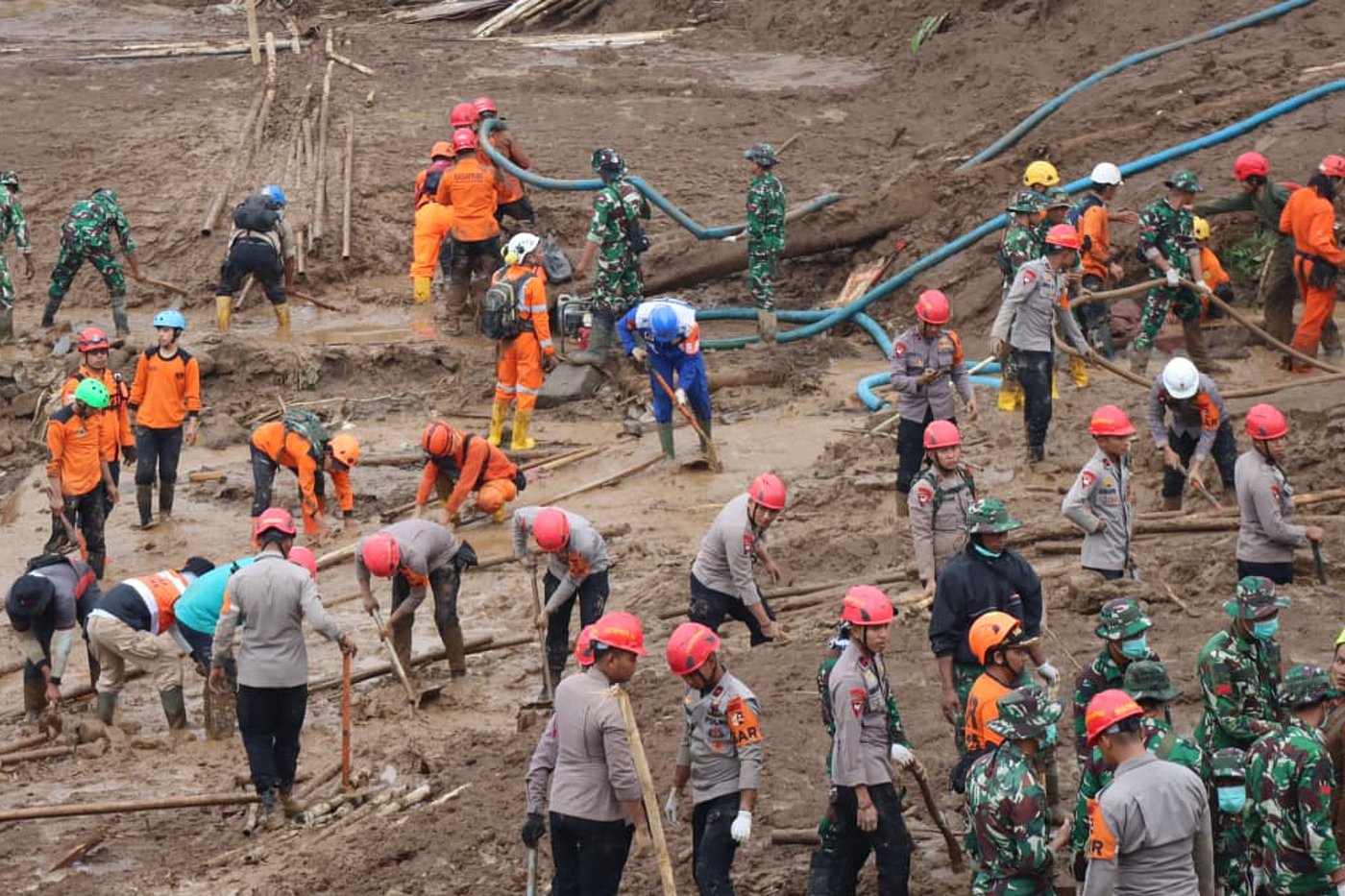 Indonesian marines among 42 missing in deadly West Java landslide | iNFOnews.ca