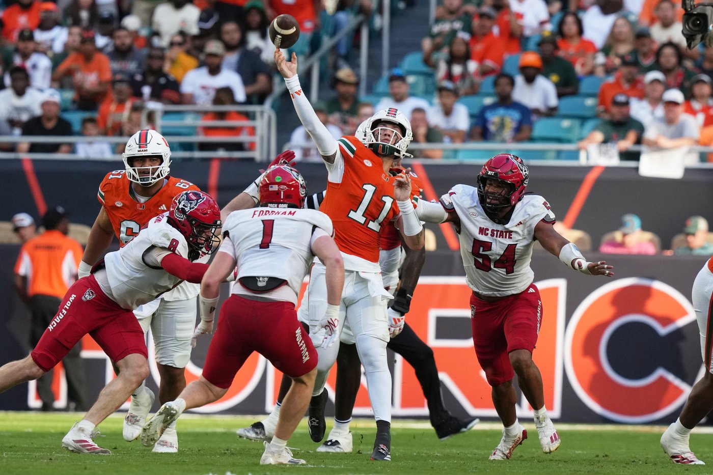 Carson Beck throws 3 TDs, No. 16 Miami rolls to 41-7 win over N.C. State | iNFOnews.ca Carson Beck throws 3 TDs, No. 16 Miami rolls to 41-7 win over N.C. State | iNFOnews.ca