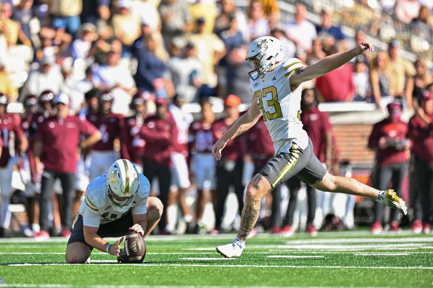 Hosley and King shine as No. 13 Georgia Tech starts strong and rolls to 35-20 win over Virginia Tech | iNFOnews.ca