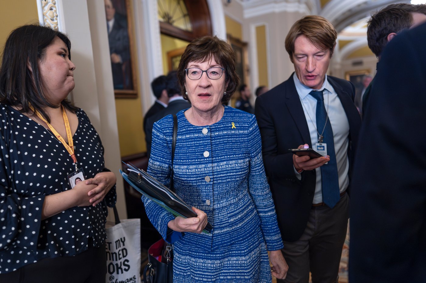 Federal government shutdown grinds into a second week, but quiet talks emerging | iNFOnews.ca