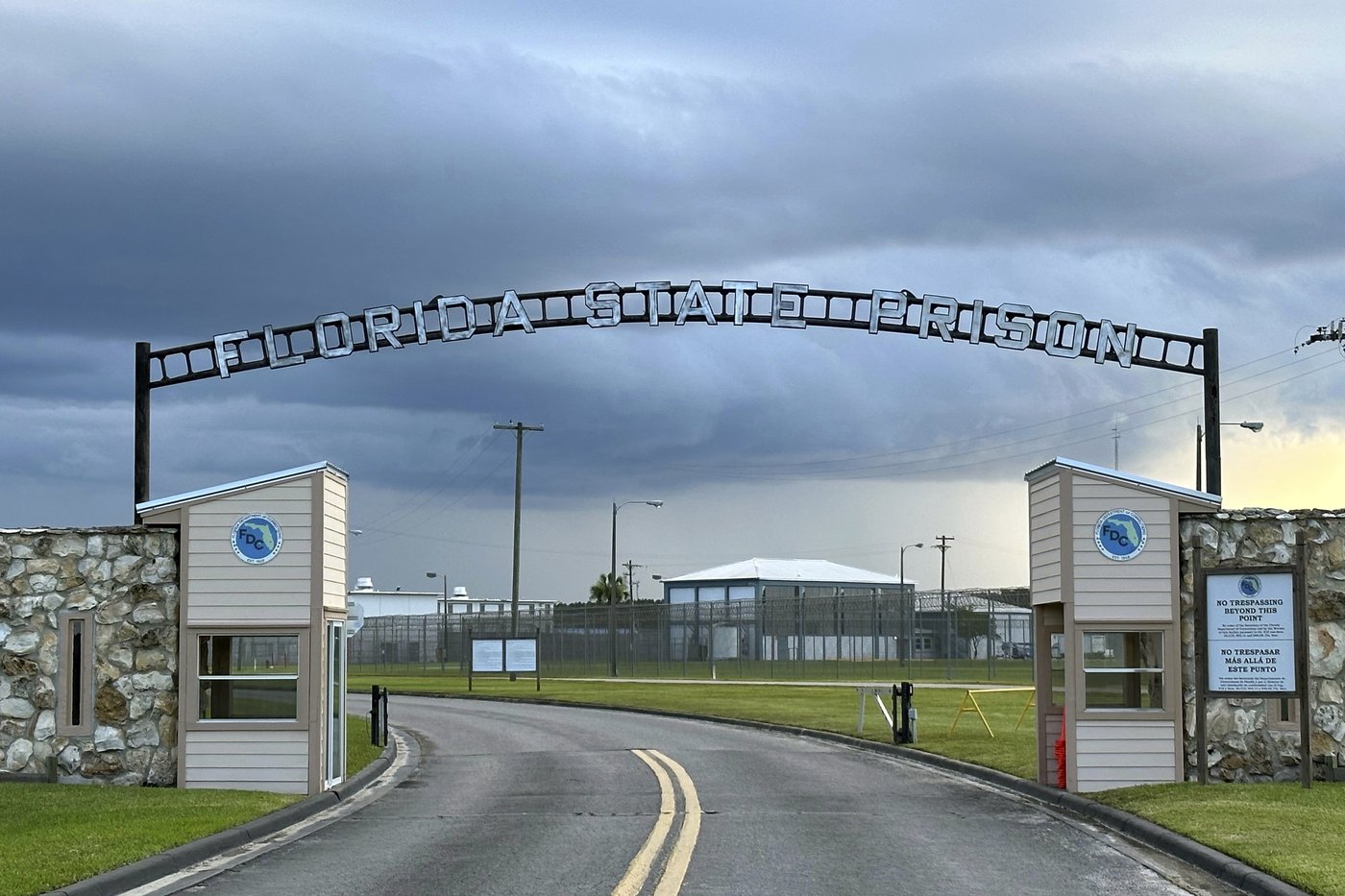 Florida carries out record 12th execution this year on man convicted of killing wife's family | iNFOnews.ca