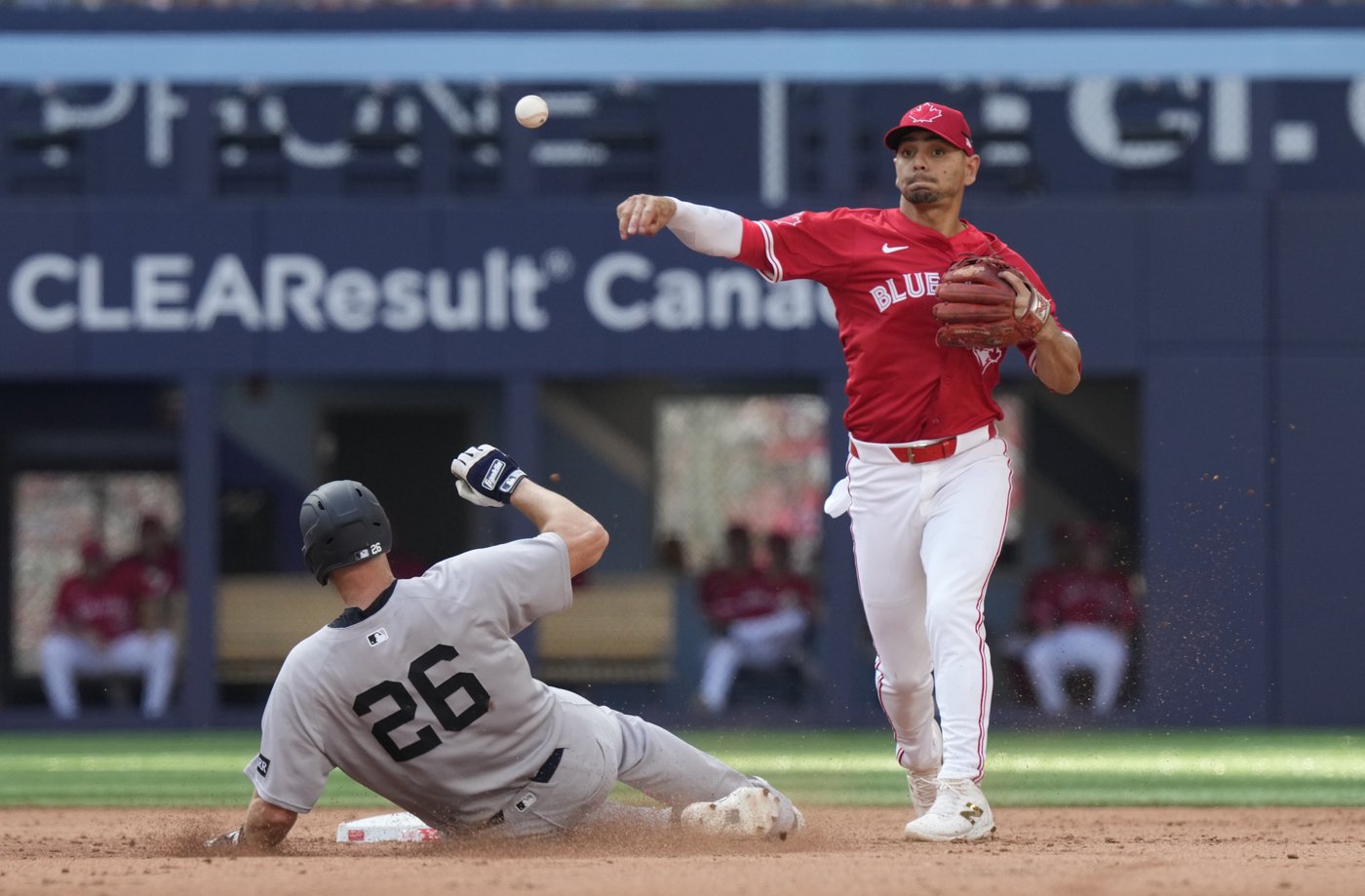 Clement up for two awards as five Blue Jays named Gold Glove finalists | iNFOnews.ca Clement up for two awards as five Blue Jays named Gold Glove finalists | iNFOnews.ca