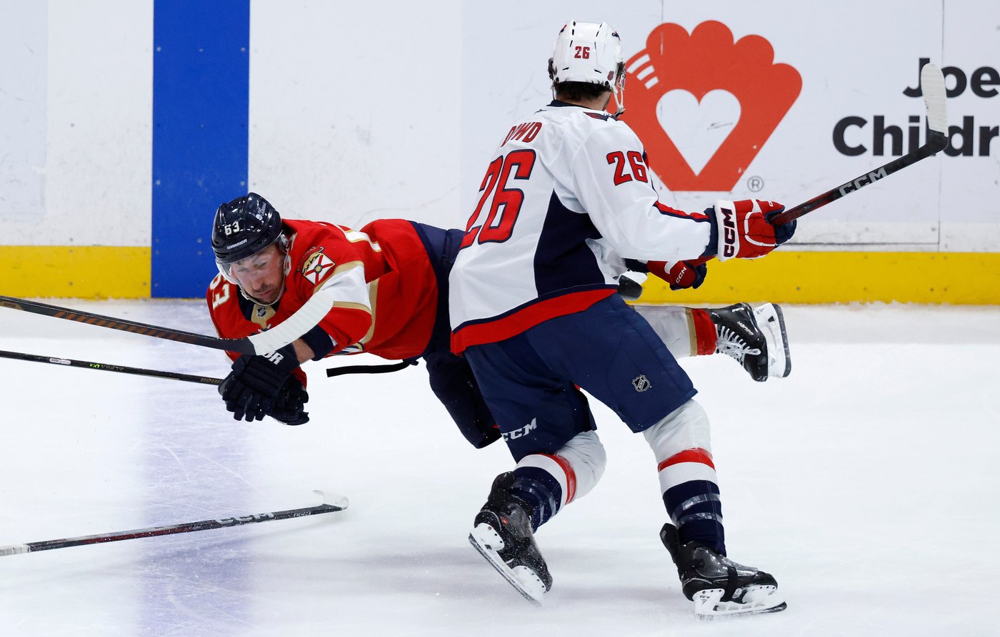 Reinhart scores twice as Panthers beat Capitals 5-3, giving Florida 9th win in 12 games | iNFOnews.ca