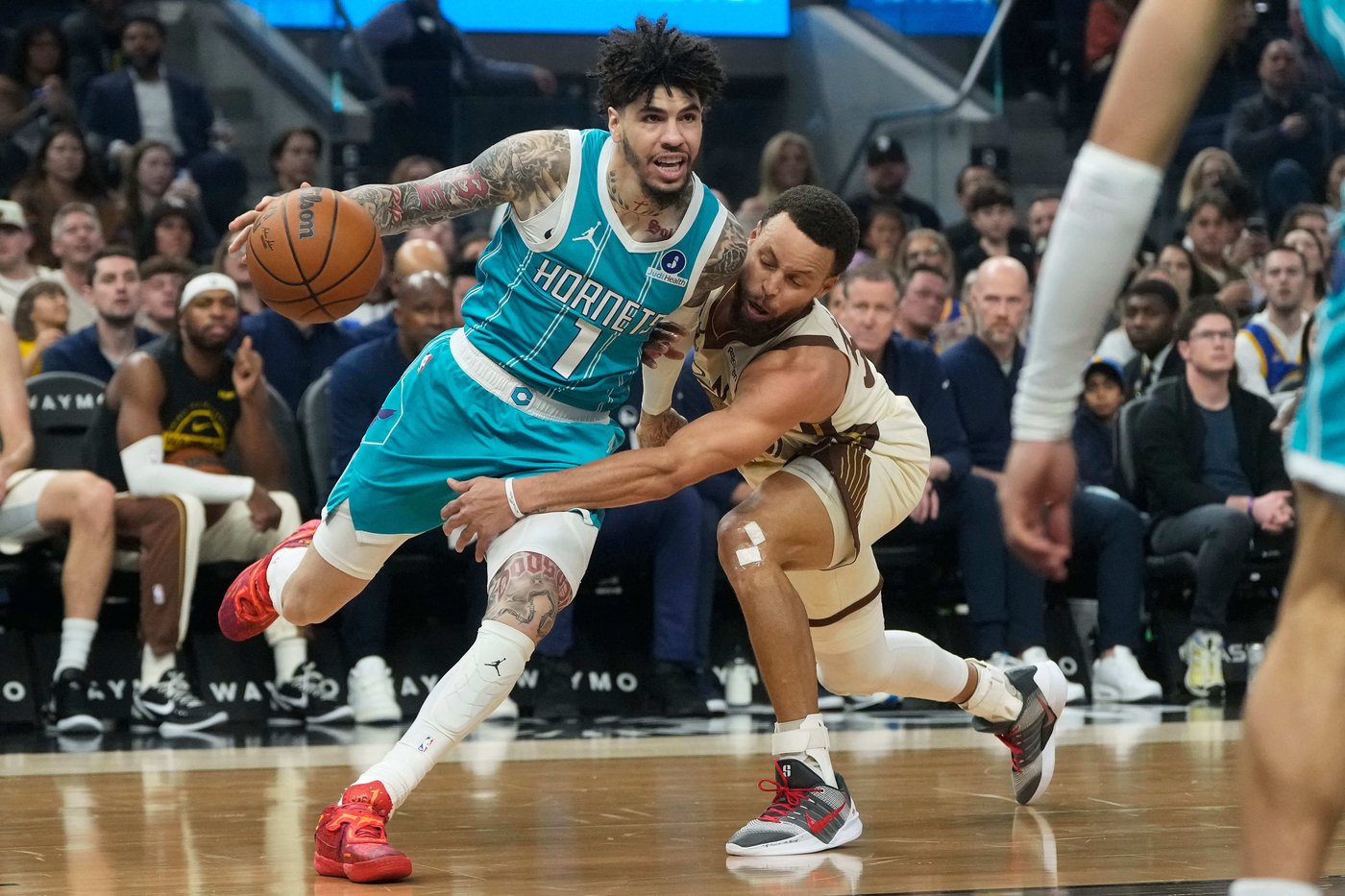 Balanced scoring, 23 3-pointers lead Warriors over Hornets, 136-116 | iNFOnews.ca