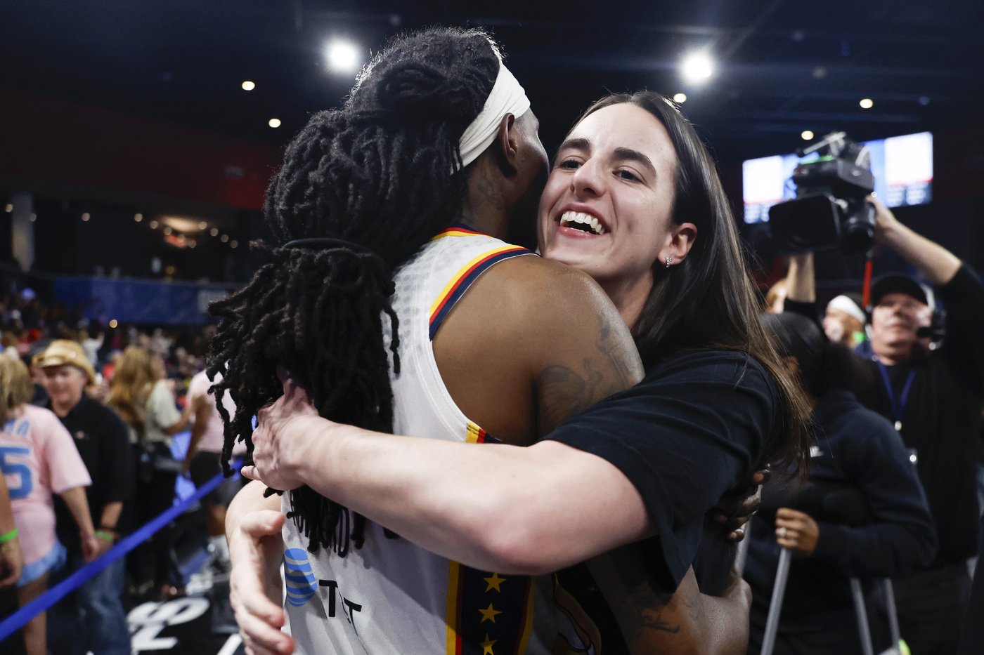 Boston has go-ahead basket with 7.4 seconds left as Fever beat Dream 87-85 to reach WNBA semifinals | iNFOnews.ca