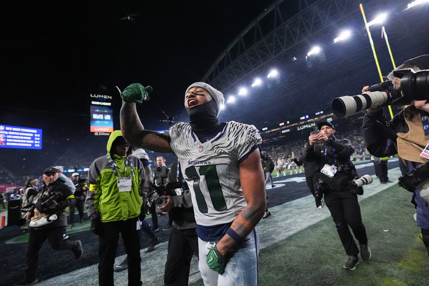 Sam Darnold faces Panthers, looks to lead Seahawks closer to NFC West title | iNFOnews.ca