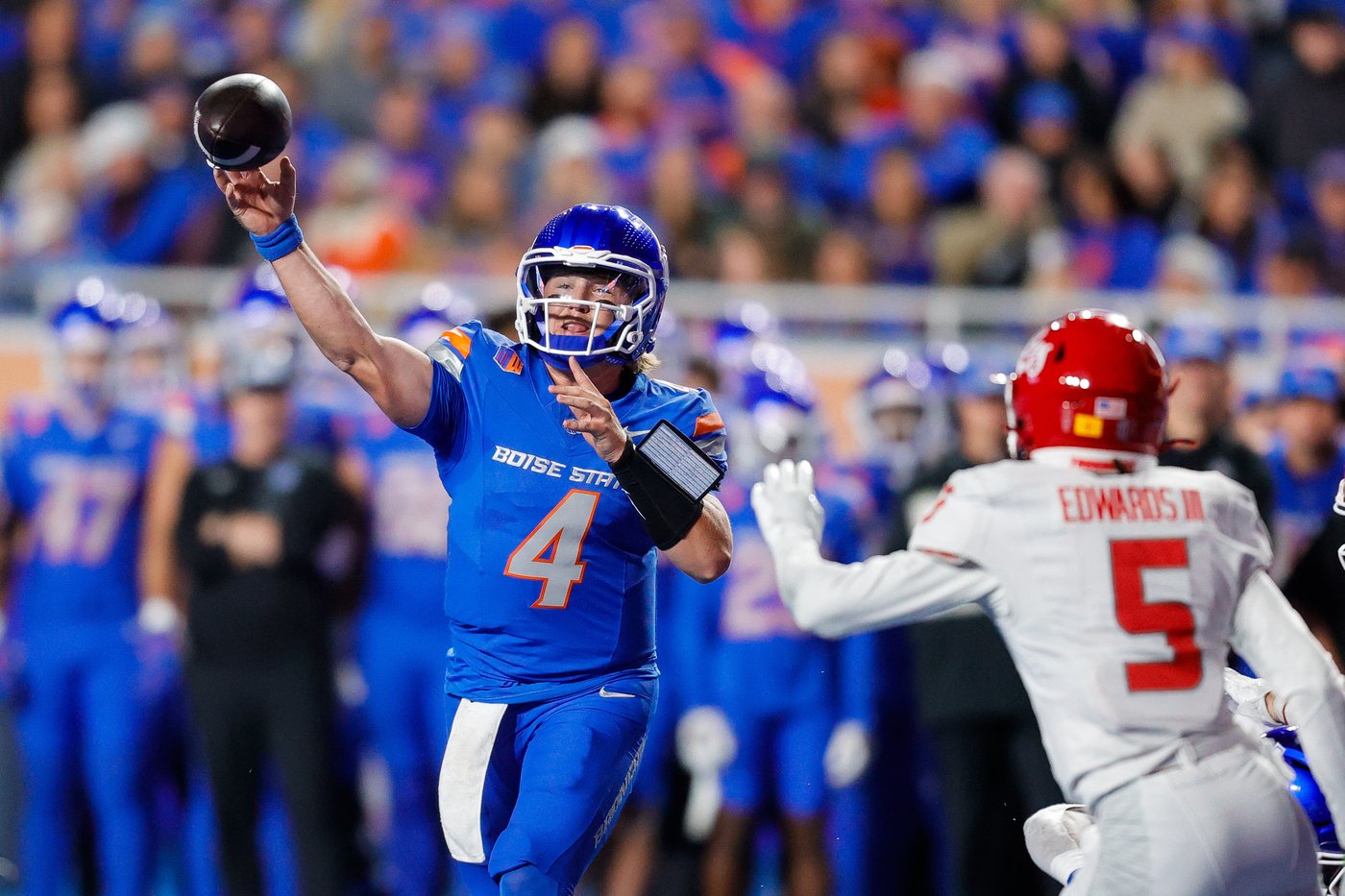 Maddux Madsen, Sire Gaines spark Boise State to 41-25 victory over New Mexico | iNFOnews.ca