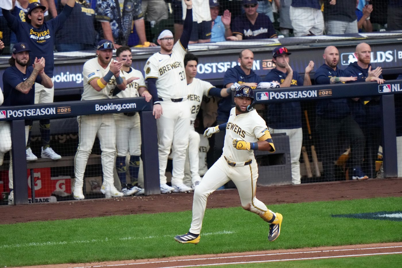 Brewers' Chourio undergoes MRI but stays upbeat after leaving NLDS Game 1 with hamstring tightness | iNFOnews.ca