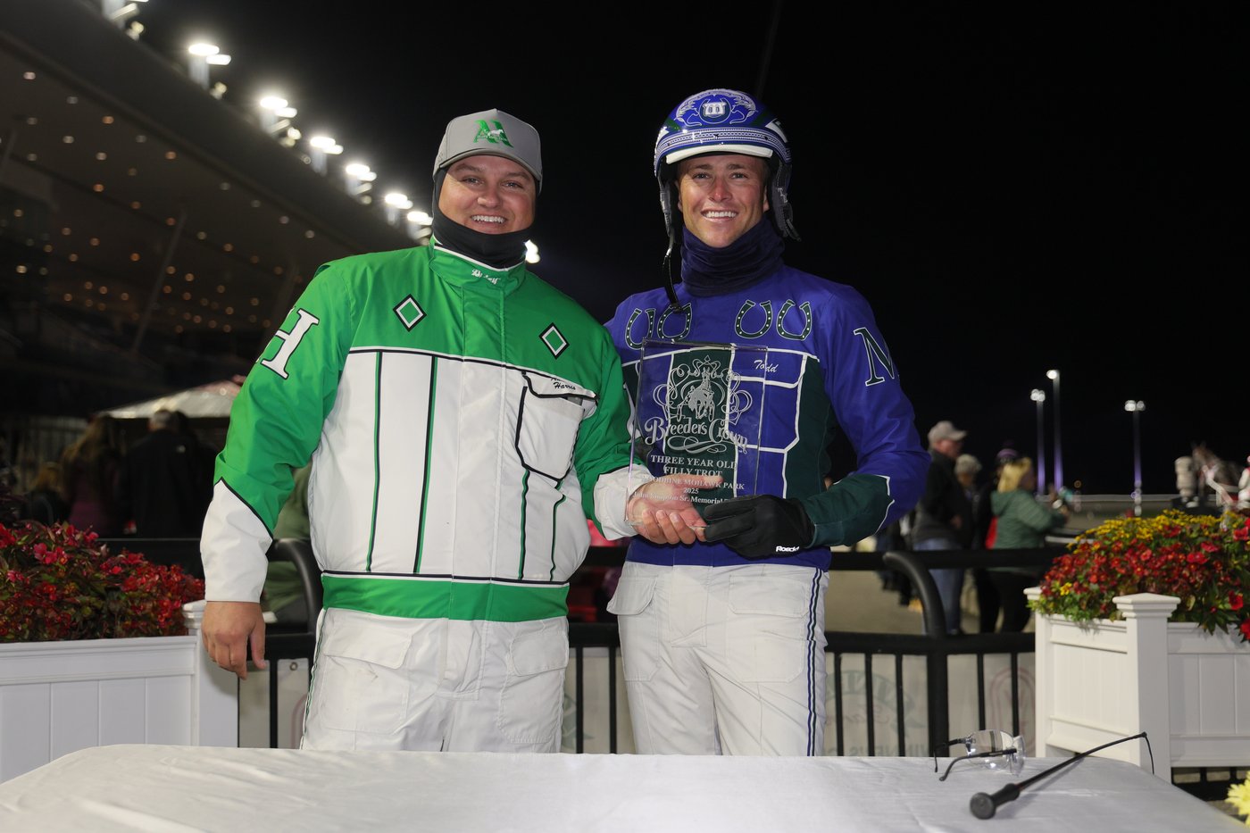 Canadian Yannick Gingras drives Sippinonsearoc to dramatic Crown victory | iNFOnews.ca Canadian Yannick Gingras drives Sippinonsearoc to dramatic Crown victory | iNFOnews.ca