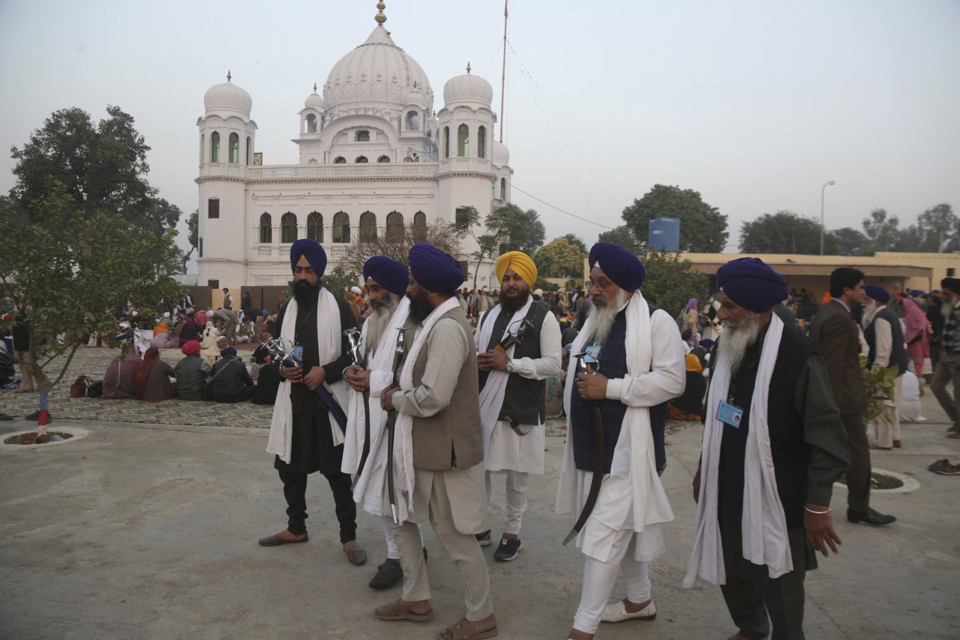 Sikh leaders urge India to lift ban on pilgrims traveling to Pakistan shrine | iNFOnews.ca