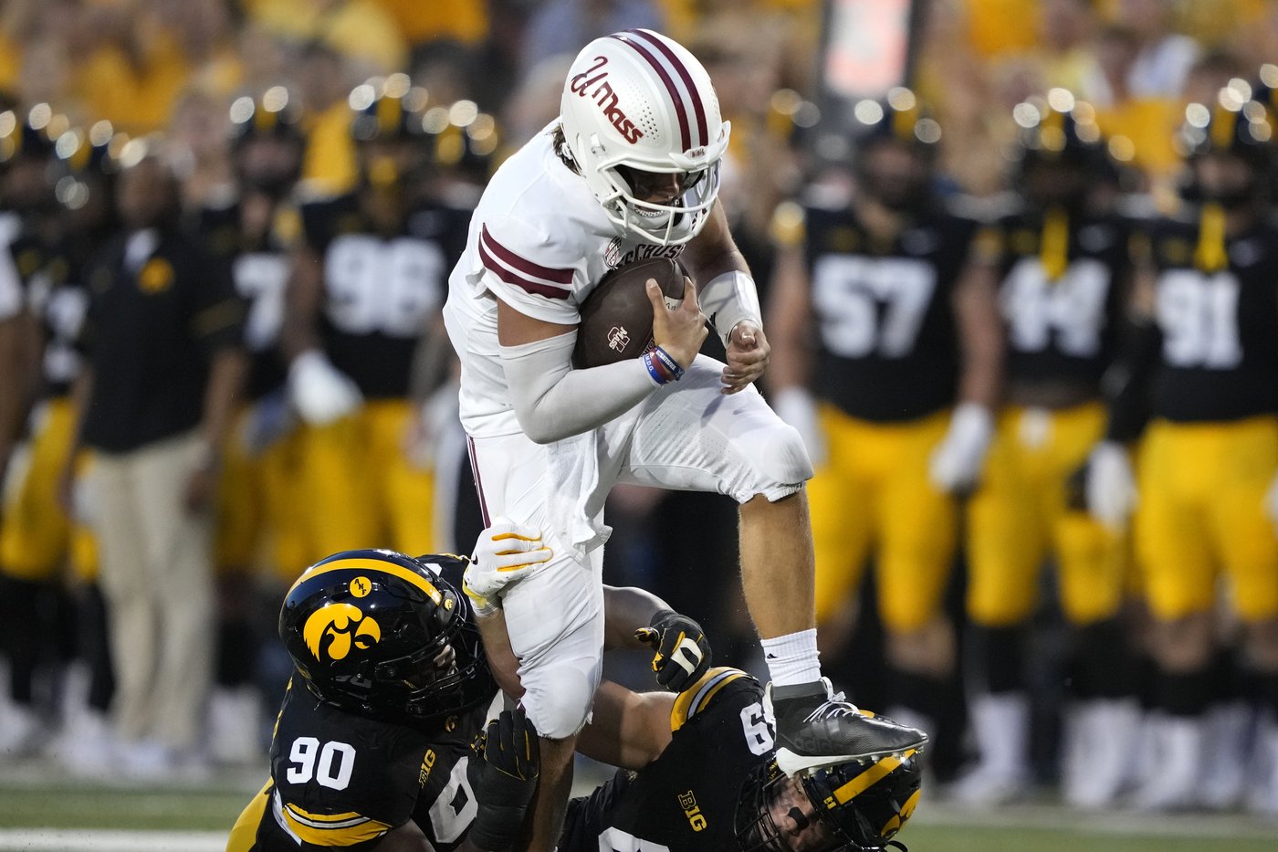 Iowa's Kirk Ferentz becomes Big Ten's winningest coach as Hawkeyes beat Massachusetts, 47-7 | iNFOnews.ca
