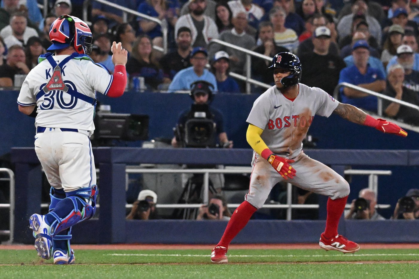 Lowe's two RBI singles lift Red Sox over Blue Jays 4-1; AL East pennant race tightens | iNFOnews.ca Lowe's two RBI singles lift Red Sox over Blue Jays 4-1; AL East pennant race tightens | iNFOnews.ca
