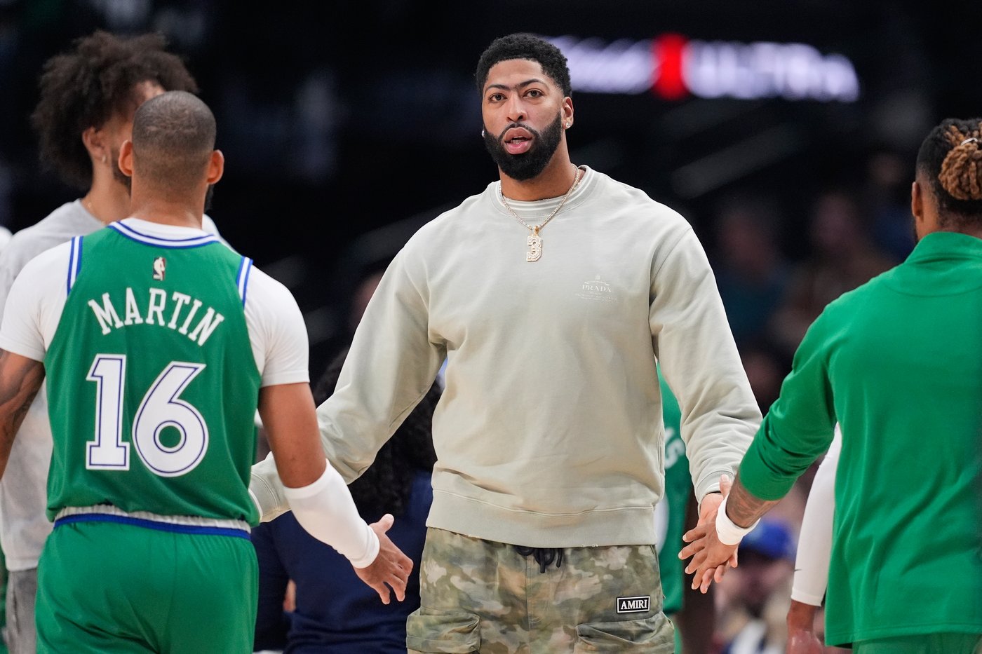 Devin Booker, Grayson Allen lead Suns past struggling Mavericks, 123-114 | iNFOnews.ca