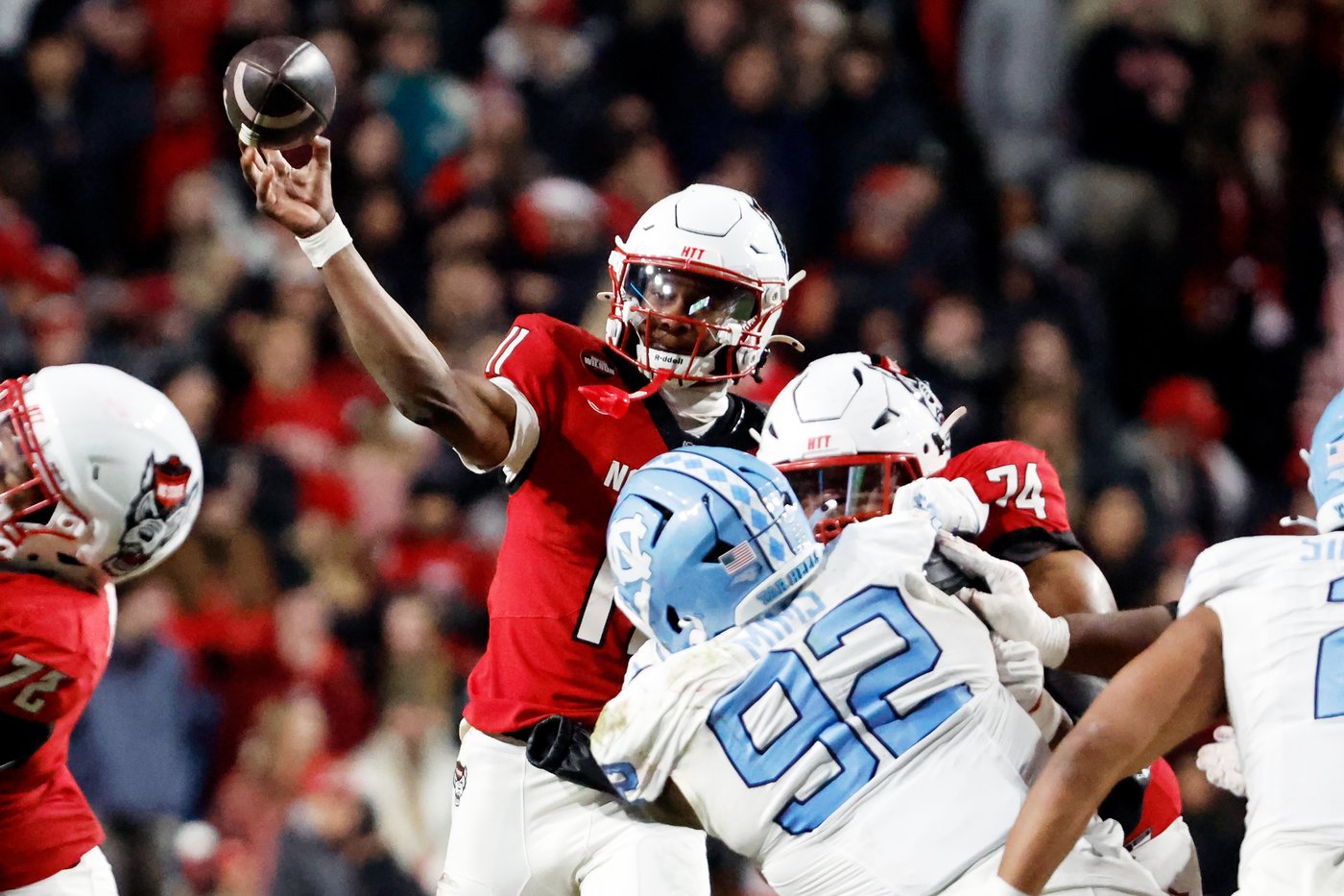 Wilson runs for 4 TDs as NC State beats UNC 42-19, winning rivalry game for 5th straight year | iNFOnews.ca
