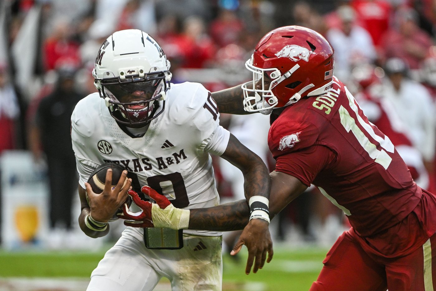 Reed throws for 280 yards and 3 TDs, runs for another score as No. 4 Texas A&M beats Arkansas 45-42 | iNFOnews.ca Reed throws for 280 yards and 3 TDs, runs for another score as No. 4 Texas A&M beats Arkansas 45-42 | iNFOnews.ca