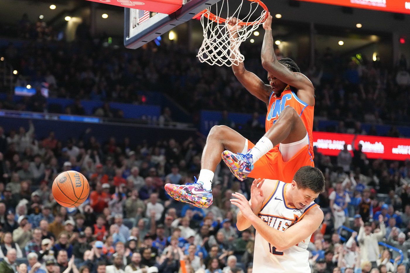 Thunder win 11th straight to improve to 19-1, beating Suns 123-119 to move on in NBA Cup | iNFOnews.ca
