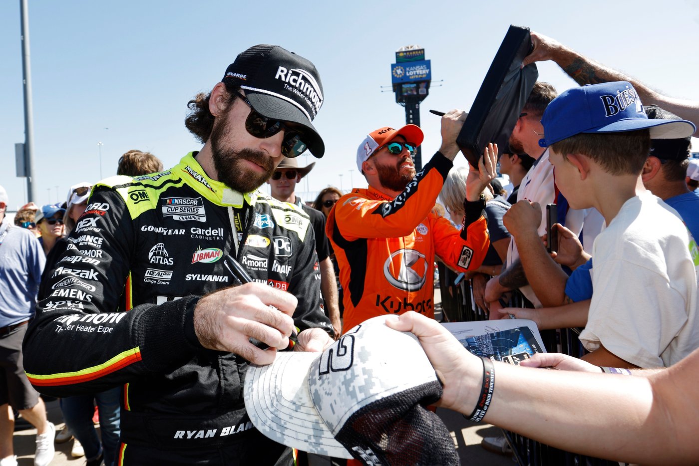 NASCAR hoping must-win scenarios at Martinsville will avoid manipulation repeat | iNFOnews.ca NASCAR hoping must-win scenarios at Martinsville will avoid manipulation repeat | iNFOnews.ca
