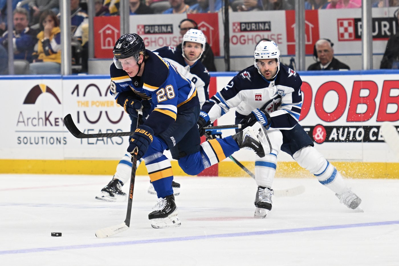 Faulk scores only goal of game, Hofer makes 24 saves to help Blues blank Jets 1-0 | iNFOnews.ca