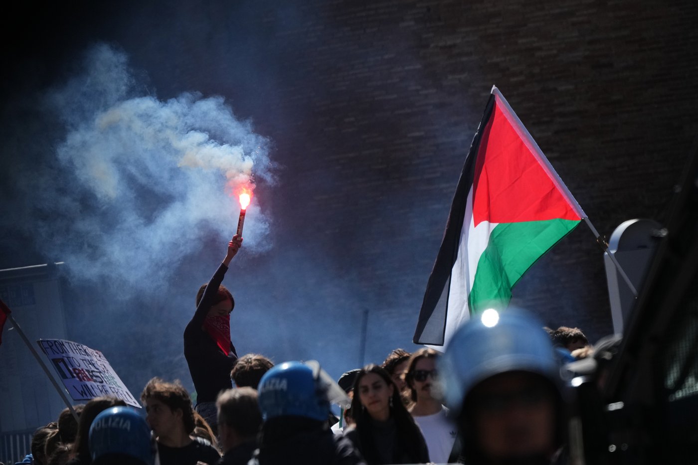 Photos show widespread protests after Israeli forces intercept Gaza-bound flotilla | iNFOnews.ca