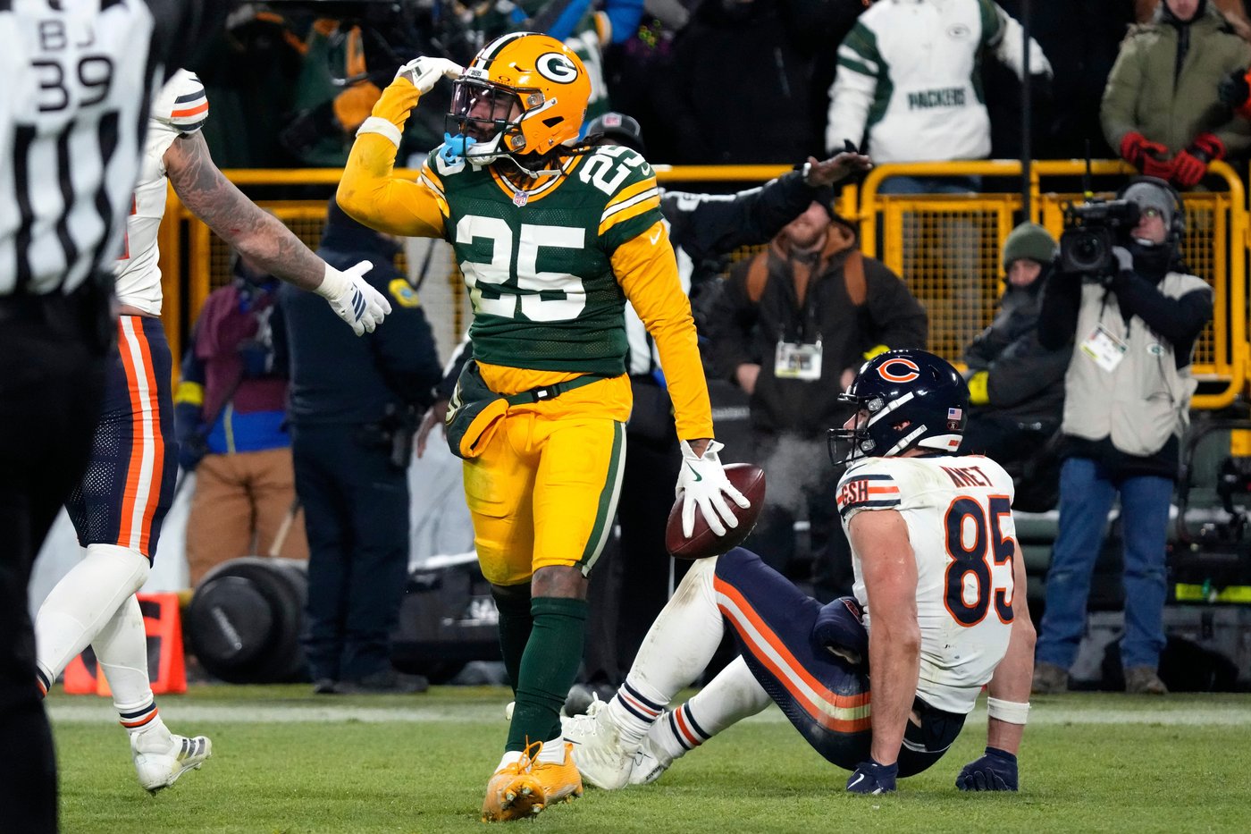 Bears' Caleb Williams blames himself for not throwing better pass on his crucial INT against Packers | iNFOnews.ca Bears' Caleb Williams blames himself for not throwing better pass on his crucial INT against Packers | iNFOnews.ca