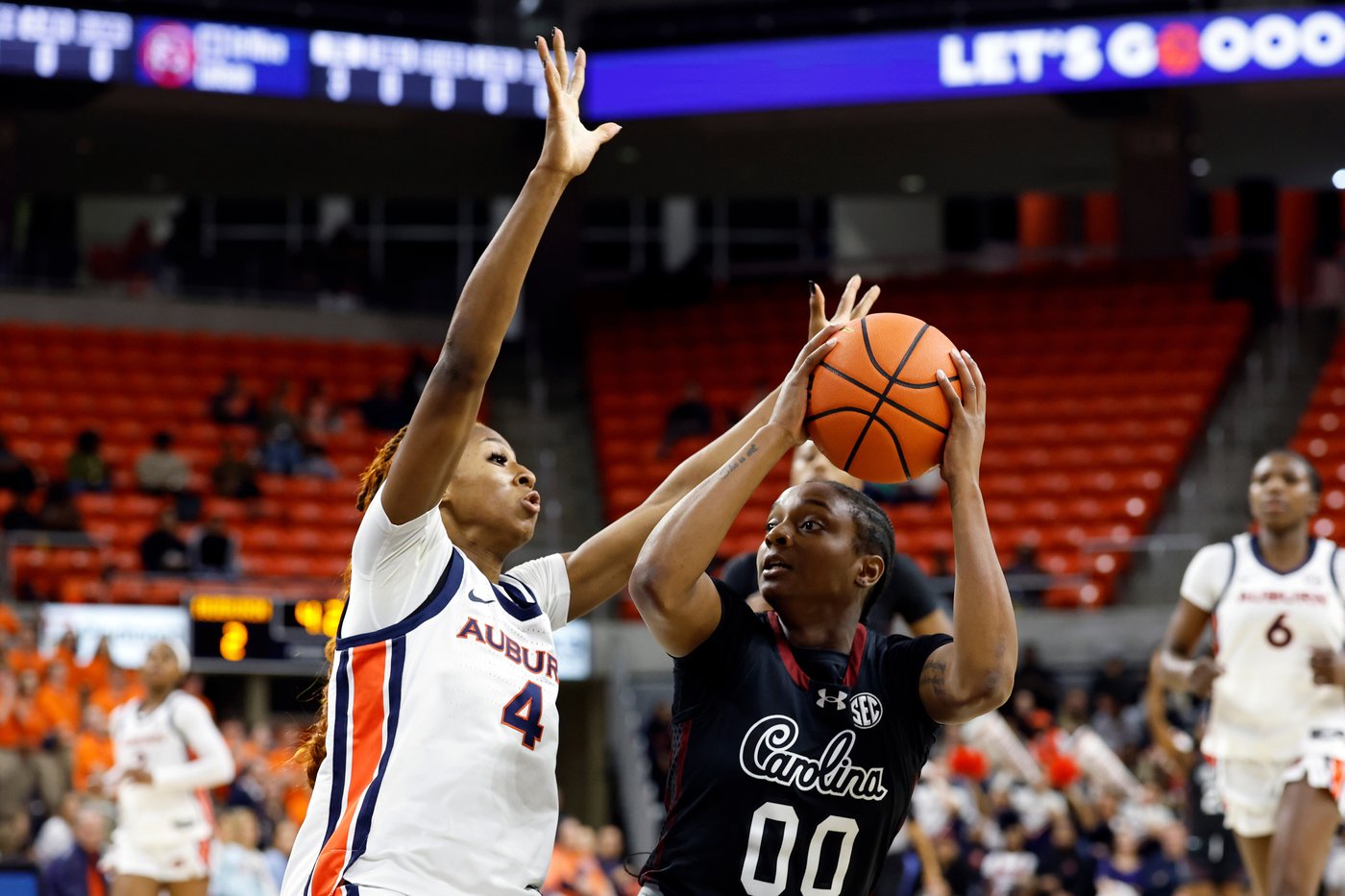 No. 3 South Carolina tops Auburn 81-51 behind another strong effort from Joyce Edwards | iNFOnews.ca No. 3 South Carolina tops Auburn 81-51 behind another strong effort from Joyce Edwards | iNFOnews.ca