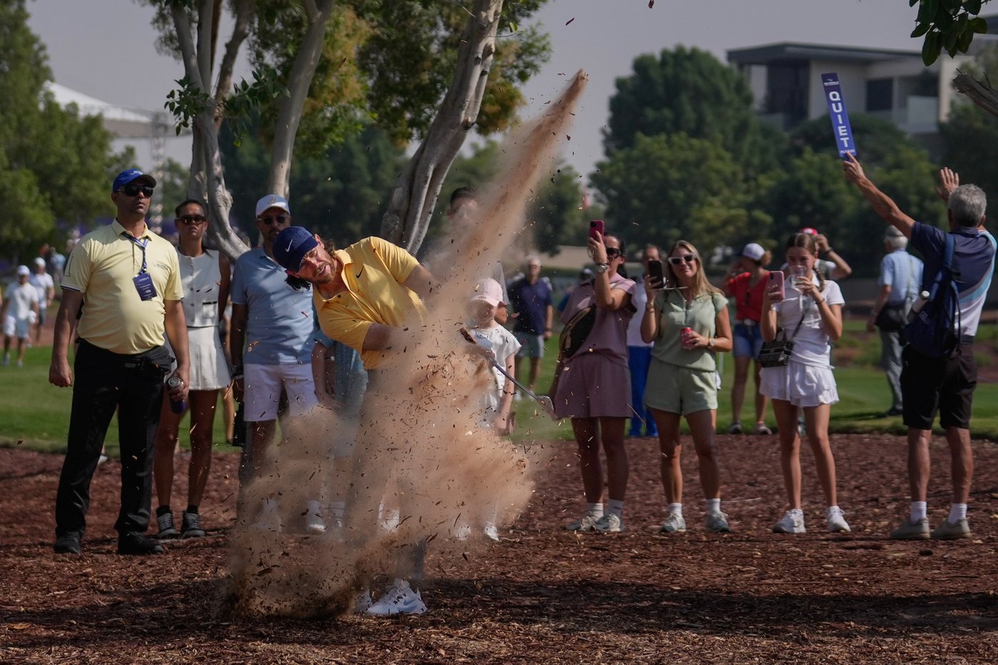 Rory McIlroy shares lead in Dubai and closes in on a 4th straight European title | iNFOnews.ca Rory McIlroy shares lead in Dubai and closes in on a 4th straight European title | iNFOnews.ca