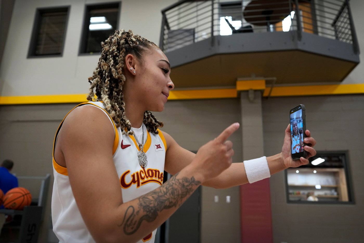 Influencer-point guard Jada Williams brings million-plus followers along with her to No. 14 Iowa St | iNFOnews.ca