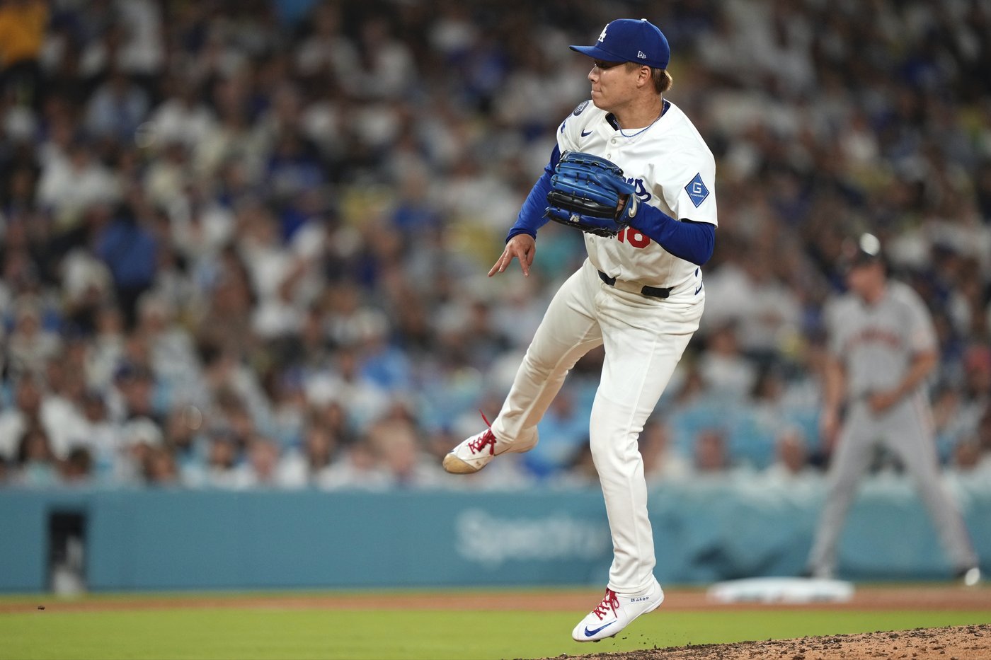 Ohtani gets 2 big hits, Yamamoto and bullpen combine on 1-hitter in Dodgers' 2-1 win over Giants | iNFOnews.ca