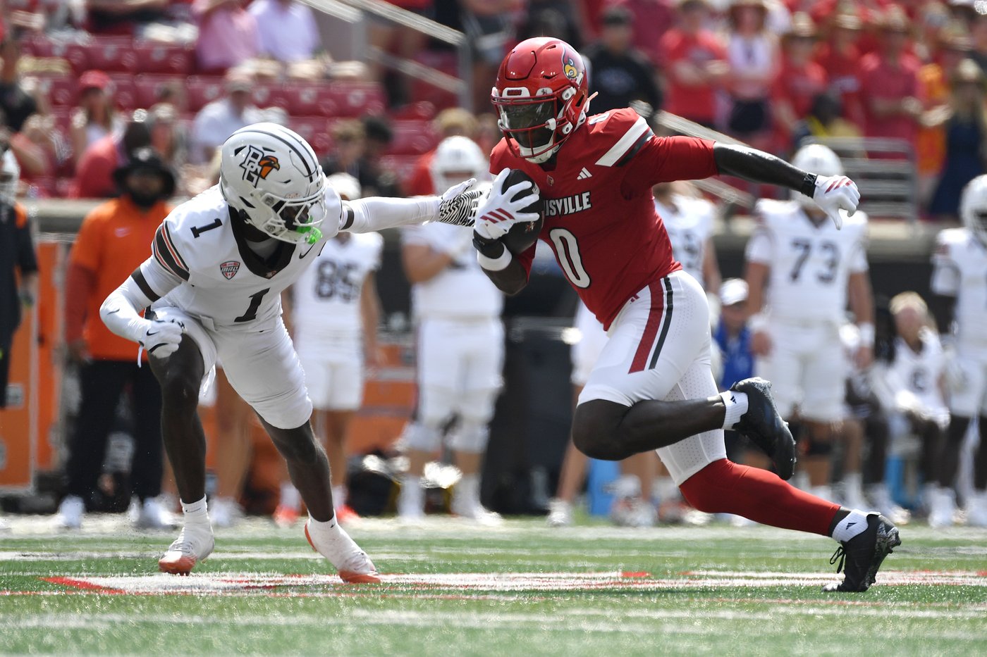 Louisville uses backup plan to beat Bowling Green 40-17 | iNFOnews.ca