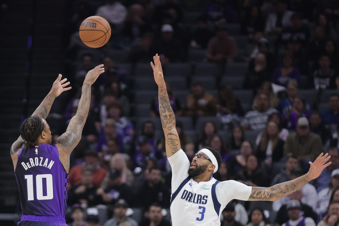 Brandon Williams hits a late 3-pointer, gives Mavericks 100-98 win over Kings | iNFOnews.ca