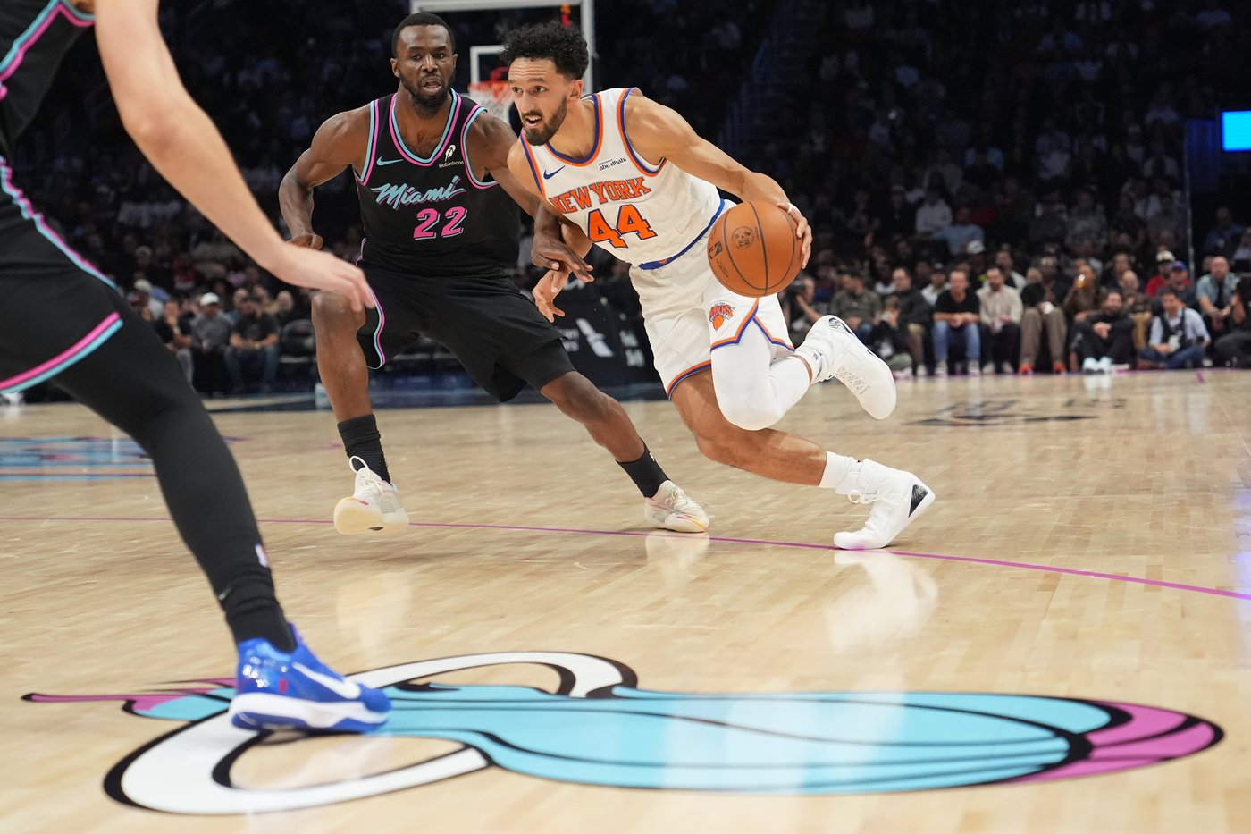 Heat survive frantic rally at the buzzer to edge the Knicks 115-113 | iNFOnews.ca