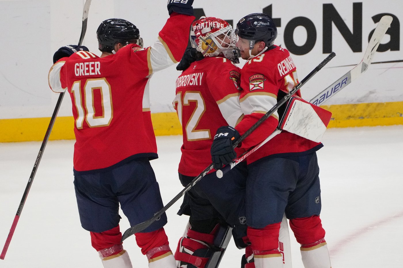 Panthers, down 3-0 in the third, stun Hurricanes and win in shootout, 4-3 | iNFOnews.ca