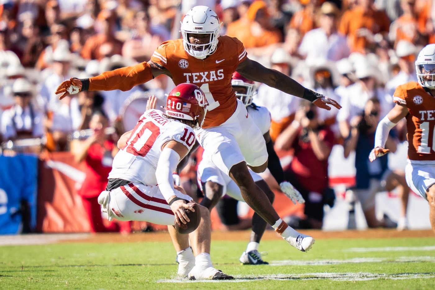Arch Manning and Texas get much-needed 23-6 win over No. 6 Oklahoma in Red River Rivalry | iNFOnews.ca