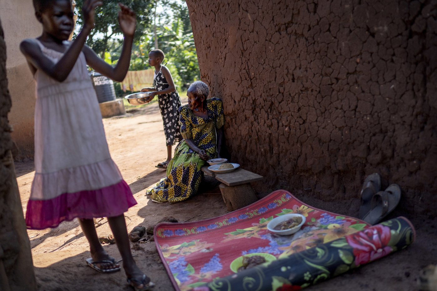 PHOTO ESSAY: In Uganda, a sprawling generation of children finds its fate entwined with elders | iNFOnews.ca
