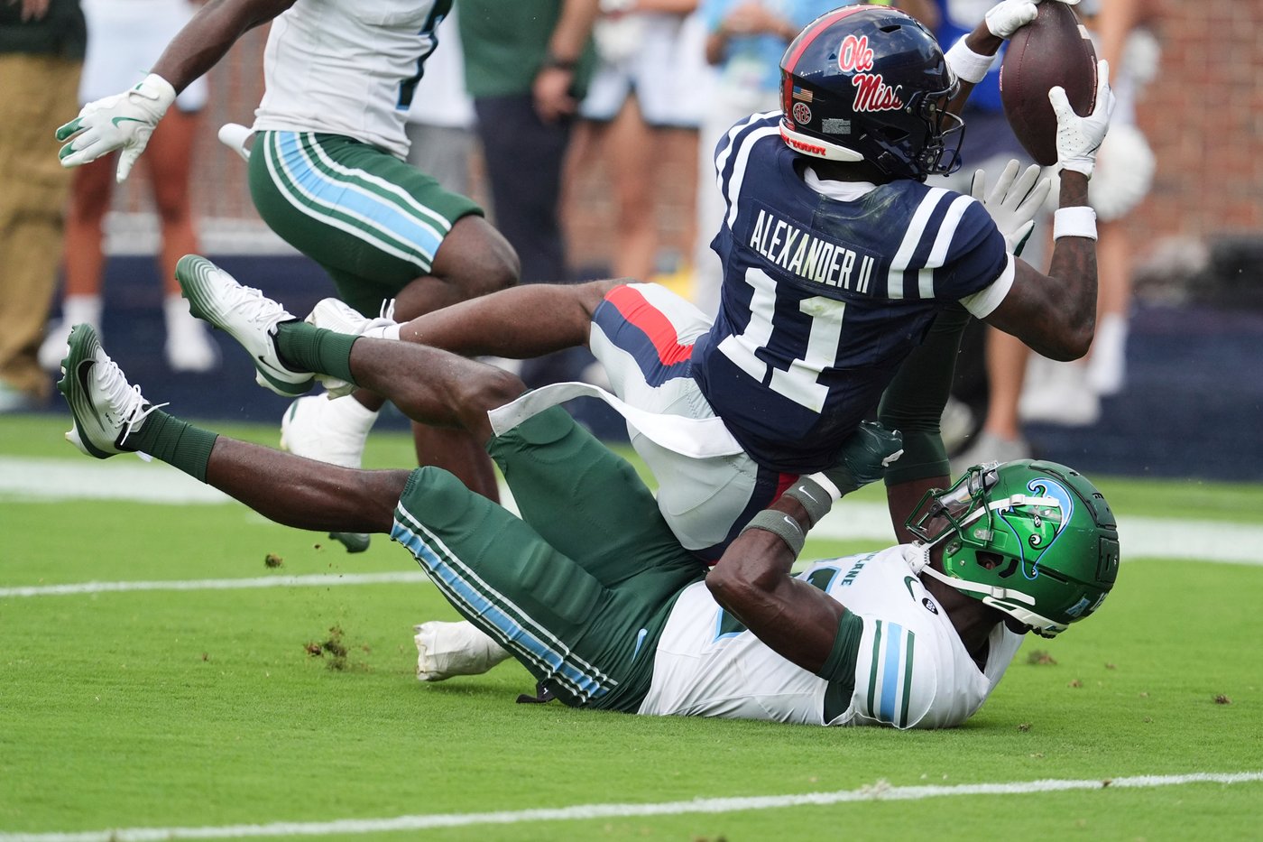 Trinidad Chambliss leads No. 13 Mississippi past previously unbeaten Tulane, 45-10 | iNFOnews.ca