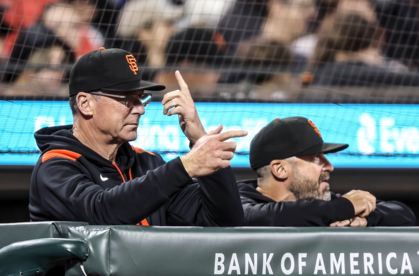 Giants fire veteran manager Bob Melvin after two years as Buster Posey seeks 'different voice' | iNFOnews.ca