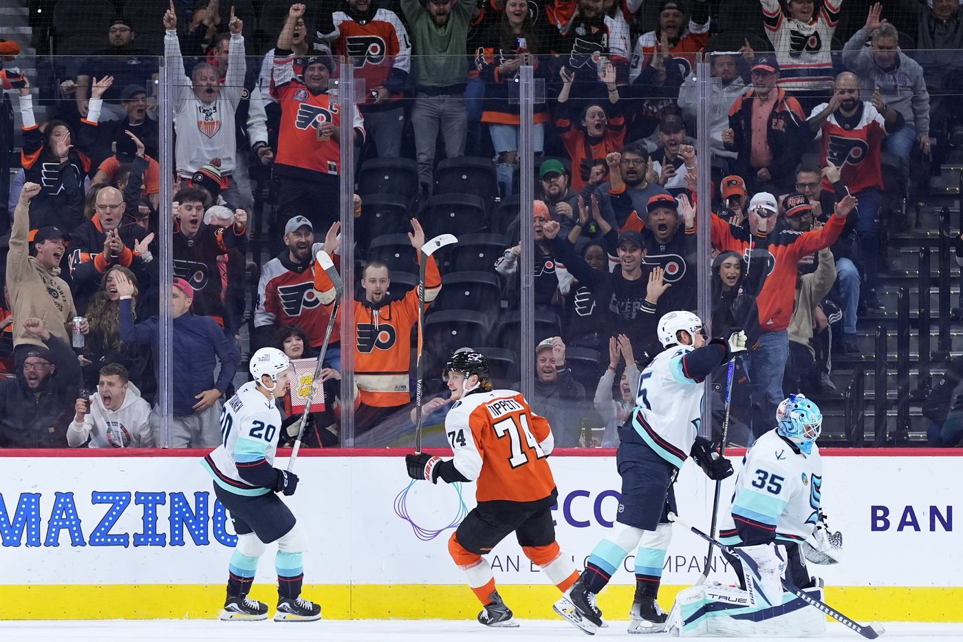 Owen Tippett extends goal-scoring streak to 3 games in Flyers victory | iNFOnews.ca