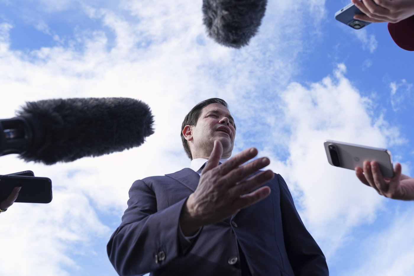 Rubio meets Mexico's president as Trump flexes military might in Latin America | iNFOnews.ca Rubio meets Mexico's president as Trump flexes military might in Latin America | iNFOnews.ca