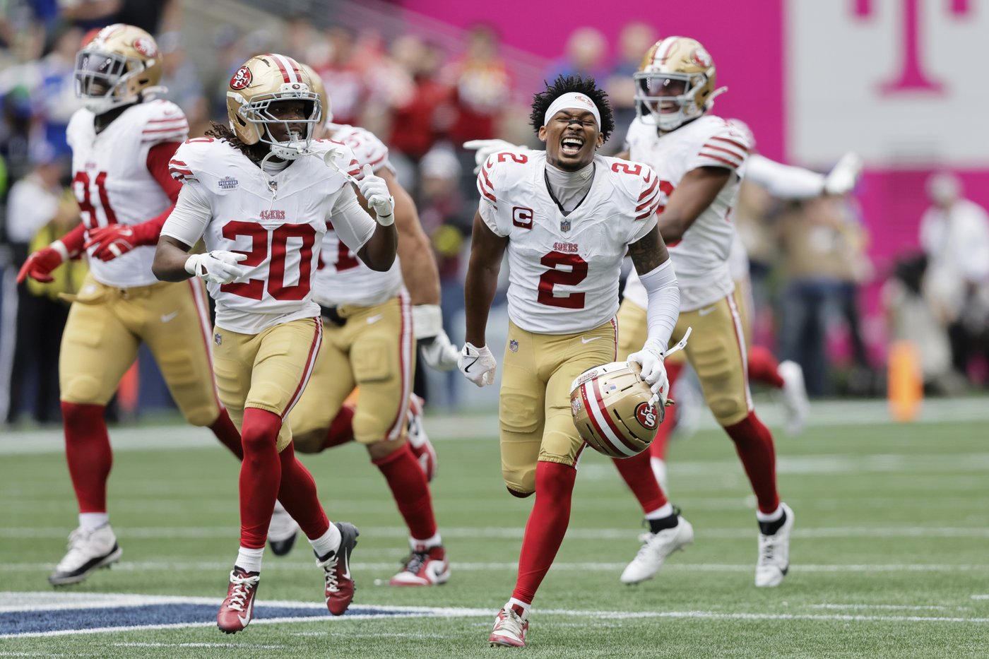 Third-stringer Jake Tonges' late TD catch gives the 49ers a 17-13 win over the Seahawks | iNFOnews.ca