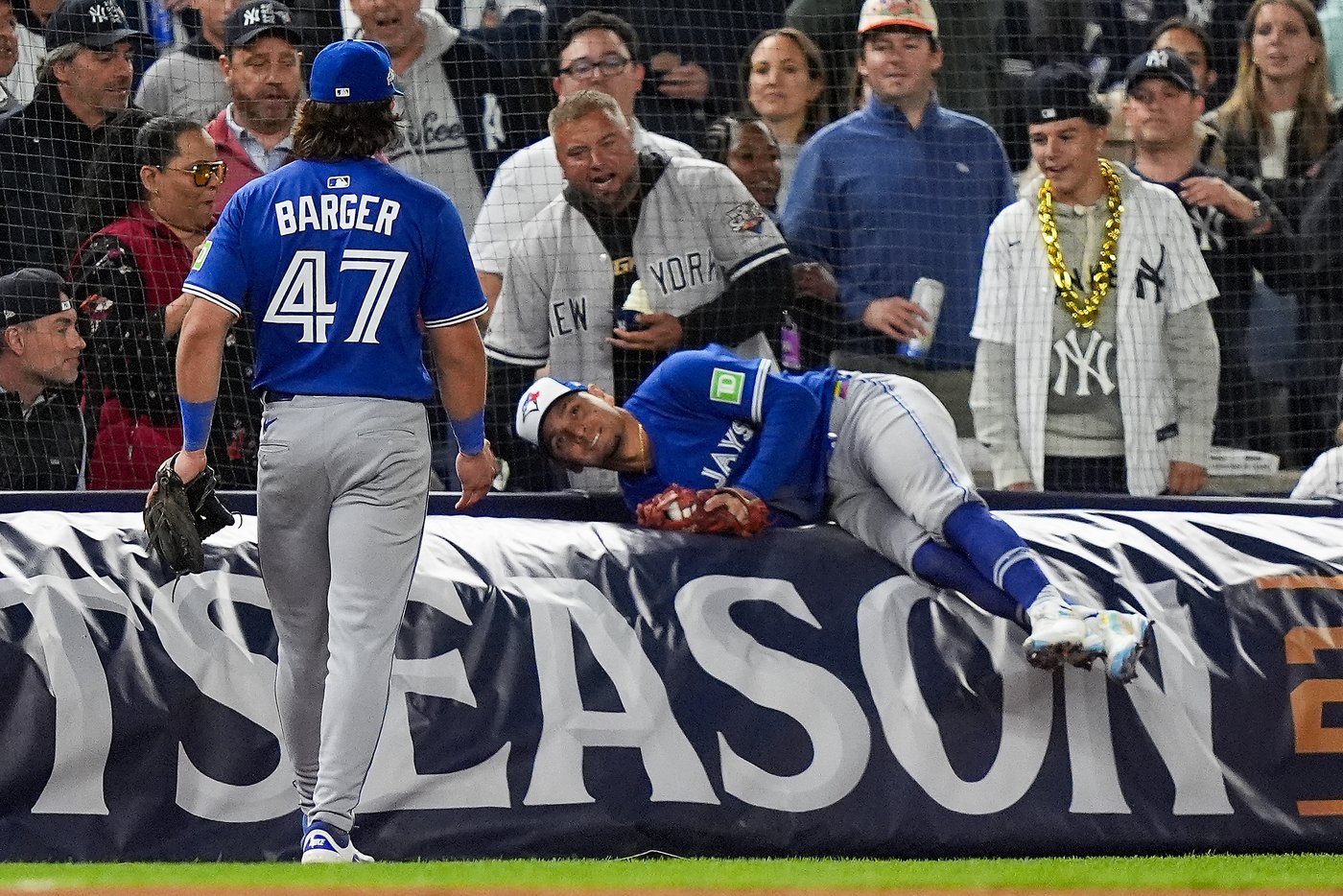 Photo Gallery: Blue Jays beat Yankees in Game 4 | iNFOnews.ca
