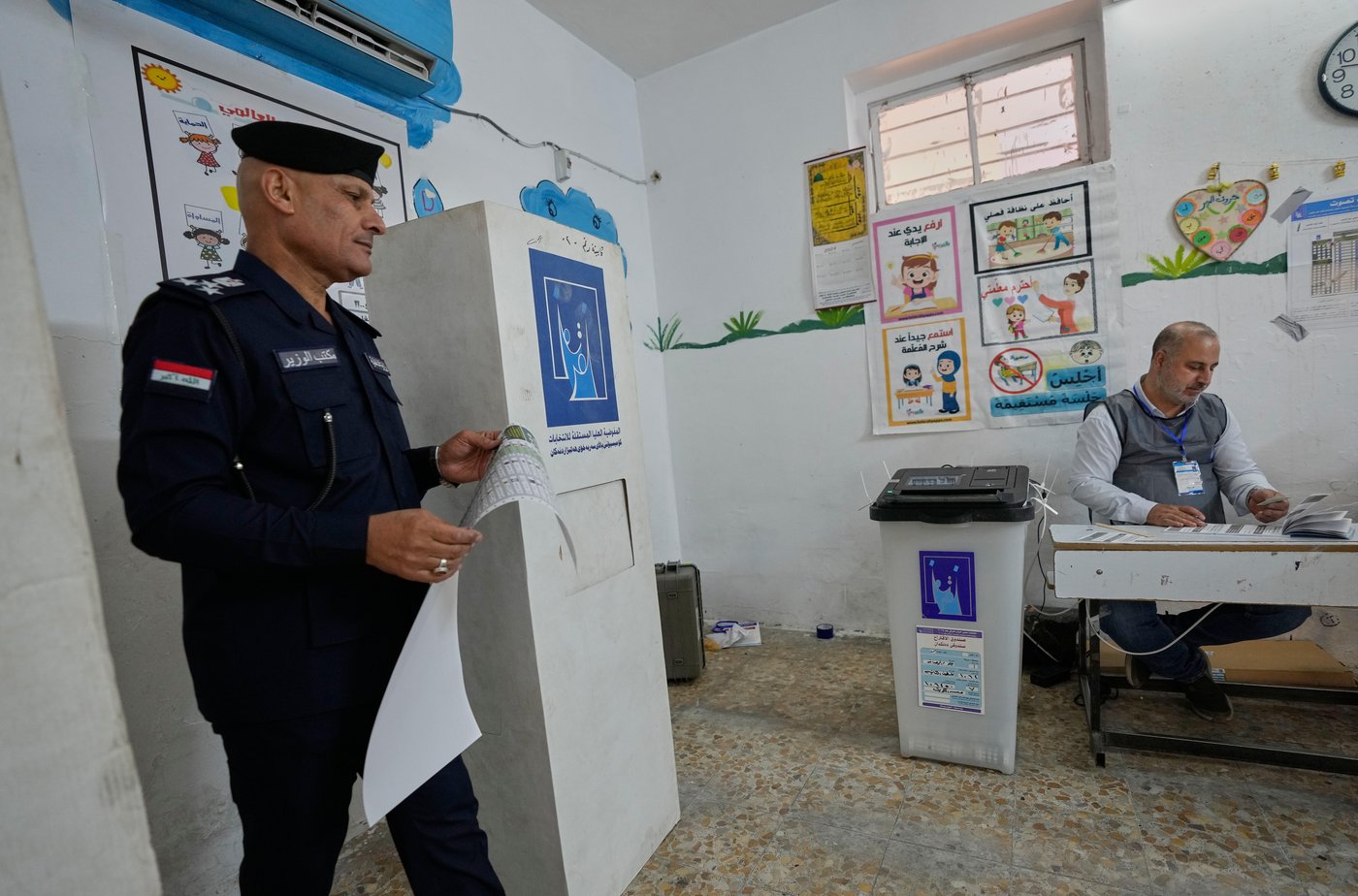 Iraq's displaced Yazidis and security forces cast ballots in early voting in parliament election | iNFOnews.ca Iraq's displaced Yazidis and security forces cast ballots in early voting in parliament election | iNFOnews.ca