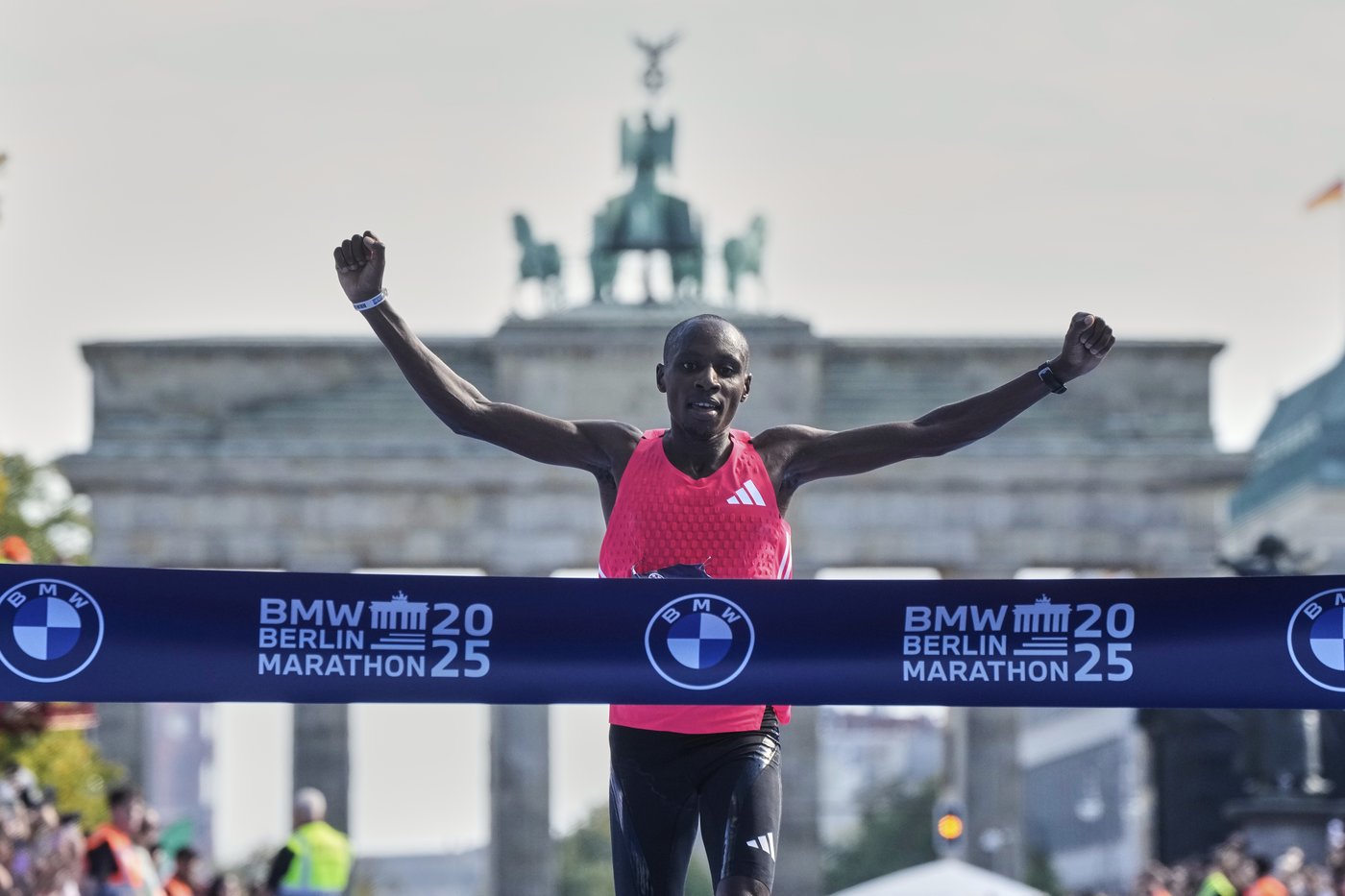 Sabastian Sawe wins Berlin Marathon but his record attempt is foiled by unseasonable heat | iNFOnews.ca