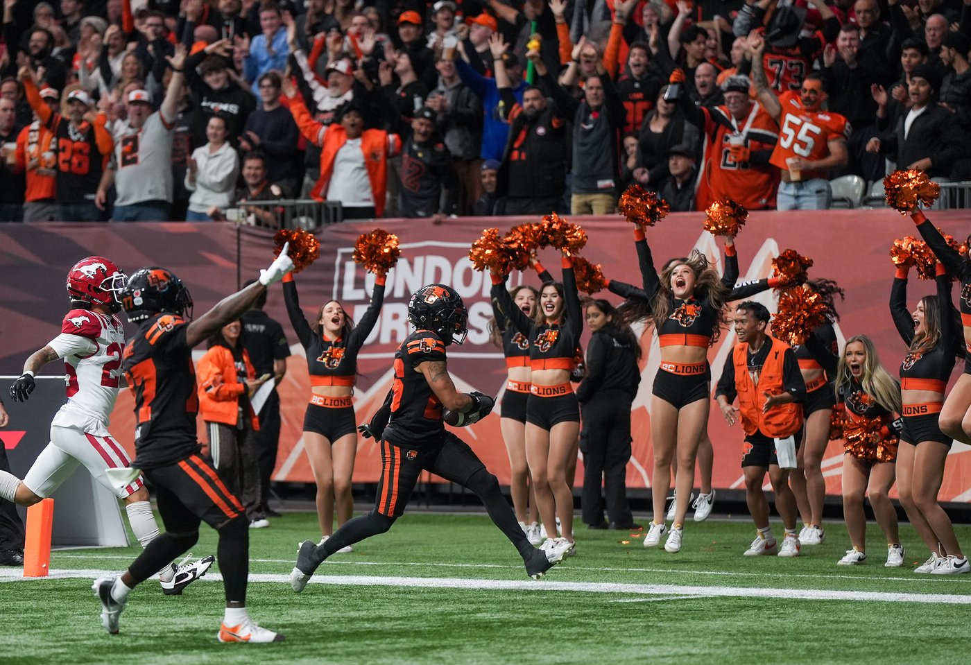 Whyte's walk-off field goal gives Lions 33-30 win over Stampeders in West semifinal | iNFOnews.ca Whyte's walk-off field goal gives Lions 33-30 win over Stampeders in West semifinal | iNFOnews.ca