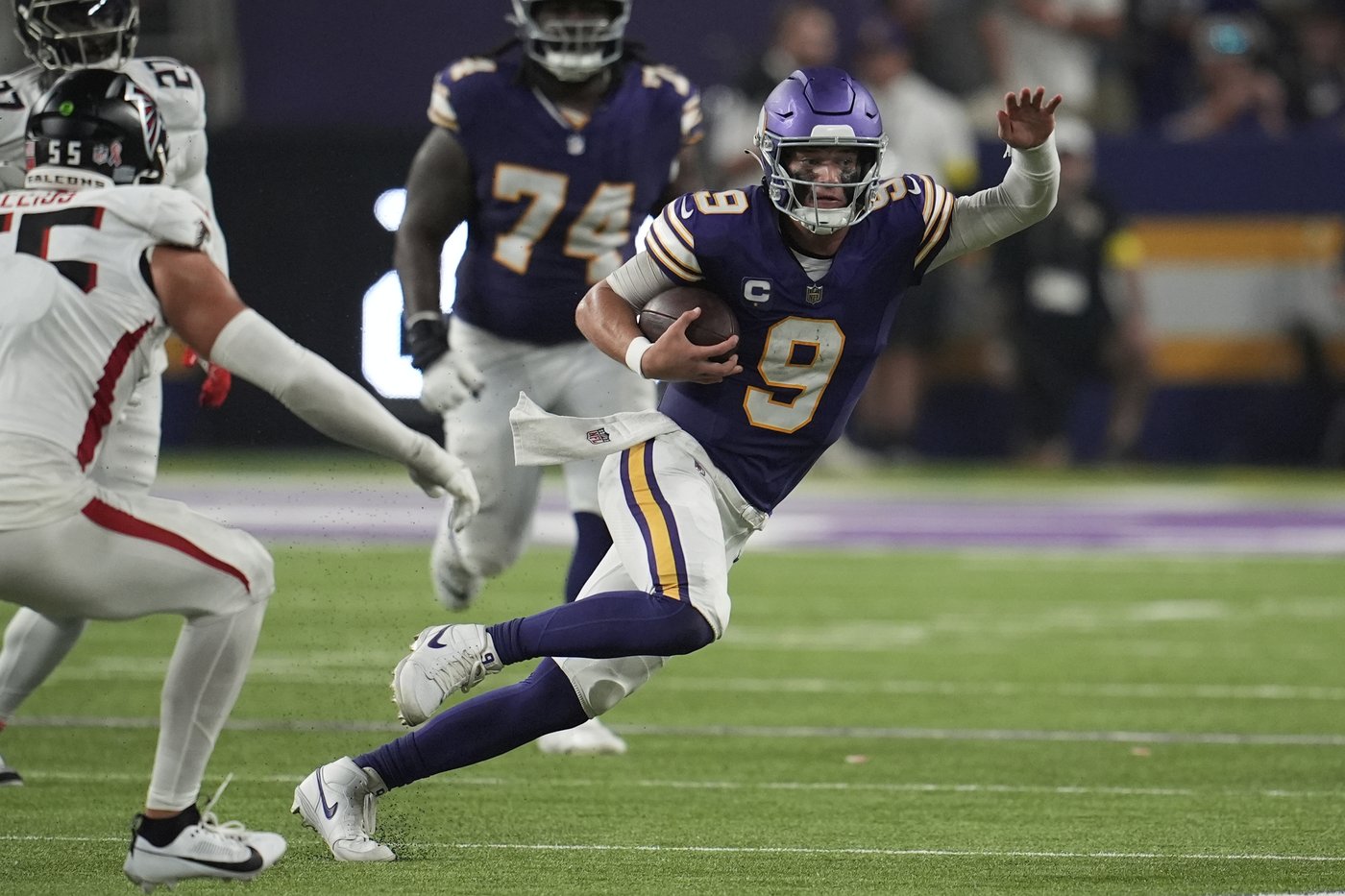 Carson Wentz comes full circle with childhood favorite Vikings as sub for J.J. McCarthy vs. Bengals | iNFOnews.ca