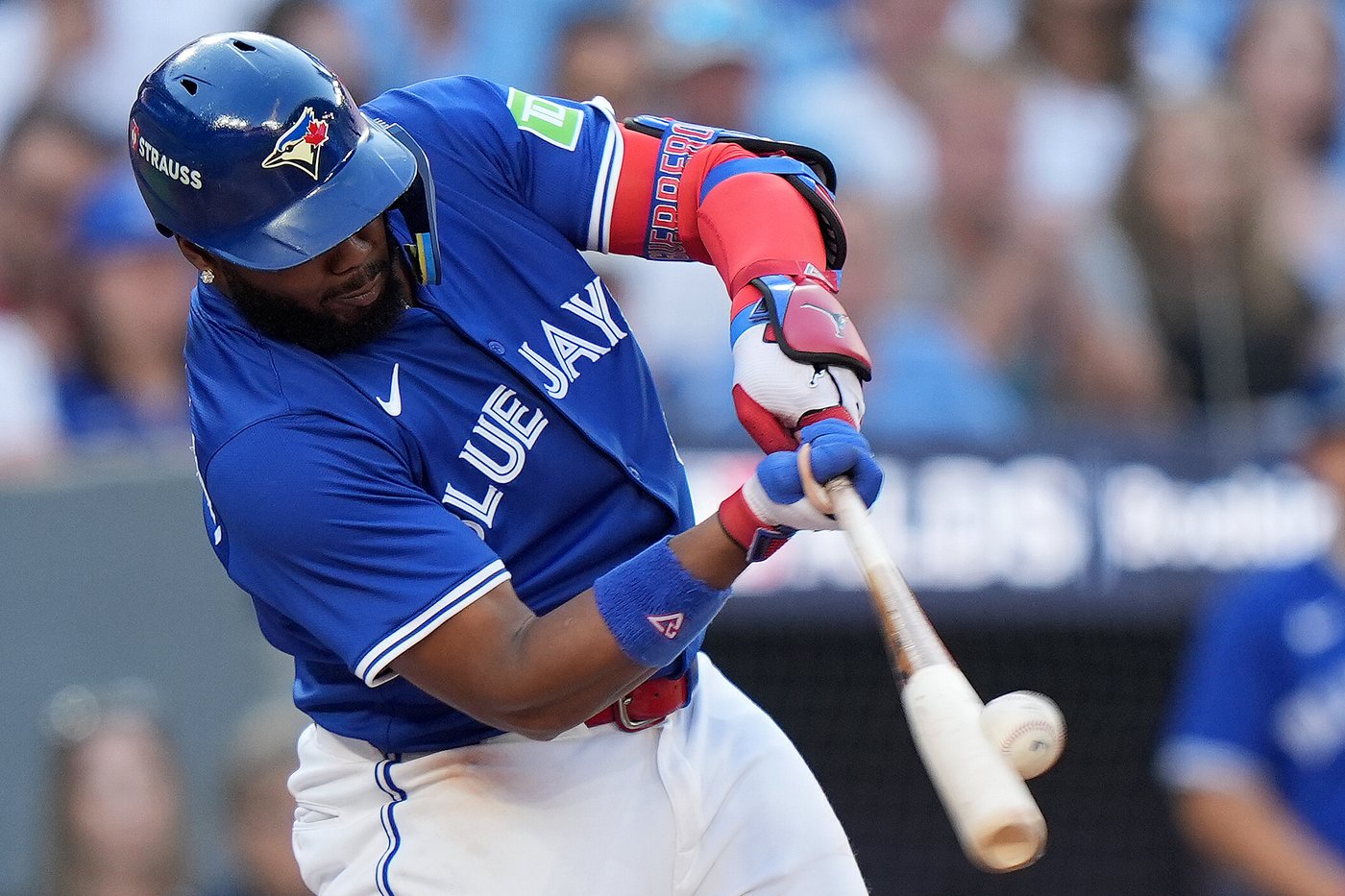 Photo Gallery: Blue Jays beat Yankees 13-7 in Game 2 of ALDS | iNFOnews.ca